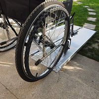 Bigbanana 6 FT Portable Folding Wheelchair Ramps Non-Skid Aluminum Loading Traction Threshold Ramp with Ribbed Surface and Carrying Handle, Holds up to 600 lbs
