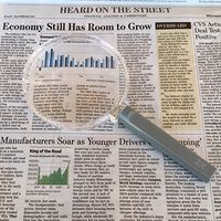 Handheld Magnifier Large Lens 4" Round Reading Magnifier No Bifocal for Wide Field of View for Reading and Large Area Scanning & Inspection