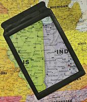 Magnifier Full Page Reading Fresnel 7 x10 w/Border (Catalog Category: Aids to Daily Living / Standard Magnifiers)