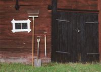 Leowefowa 7X5FT Old Barn Backdrop West Cowboy Turkey Farm Backdrops for Photography Farm Tools Grunge Wood Door Green Grassland Countryside Vinyl Photo Background Kids Adult Autumn Photo Studio Props