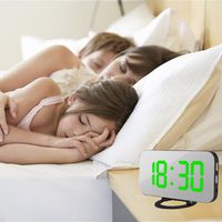 Yeefant High Sensitive Light Sensor LED Digital Alarm Clock With USB Port For Phone Charger Touch-Activited Snooze,Outlet Powered And Battery for Smartphone and Android Phone Charging,Green,EU Charger