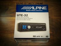 Alpine Ute-32 Digital Media Receiver