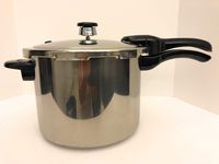 Presto 01362 6-Quart Stainless Steel Pressure Cooker(6 quarts (5.7 liters))