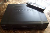 TOSHIBA Model: M-662 VHS VCR Video Cassette Player/Recorder STEREO HI FI 4 HEAD