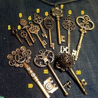 WellieSTR Vintage Skeleton Keys Charm Set Royal Key in Antique Bronze Pack of 12 Keys, 12 Different Style, No Repeat