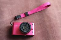 Card Camera Strap (Rose Red)