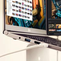 LG gram Thin and Light Laptop - 17"  (2560 x 1600) IPS Display, Intel 8th Gen Core i7, 16GB RAM, 512GB SSD, up to 19.5 Hour Battery, Thunderbolt 3 - 17Z990-R.AAS8U1 (2019), Dark Silver