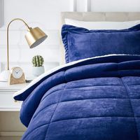AmazonBasics Ultra-Soft Micromink Sherpa Comforter Bed Set - Twin, Navy Blue