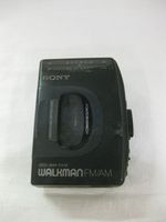 Sony AVLS WM-FX32 Walkman FM/AM Tape Cassette Player FOR PARTS ONLY