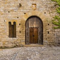 LFEEY 10x10ft Ancient Wooden Door Backdrop Old Spain Peratallada Historic Palace Weathered Mediaeval Castle Doorway Photography Background Travel Photo Studio Props