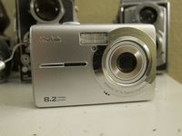 Kodak EasyShare MD853 8.2MP 3X Optical/5x Digital Zoom Camera