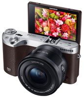 Samsung Electronics EV-NX500ZBMJUS NX500 28 MP Wireless Smart Compact System Camera with Included Kit Lens