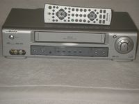 MAGNAVOX 4 HEAD Hi-Fi Strreo VCR, Model MVR 630, Remote Control, Perfect!